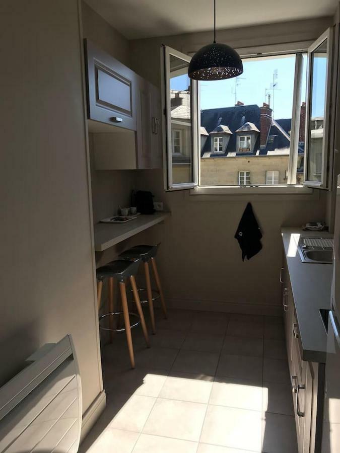 Appartement De Charme En Plein Coeur Du Centre Ville De Compiègne Екстериор снимка